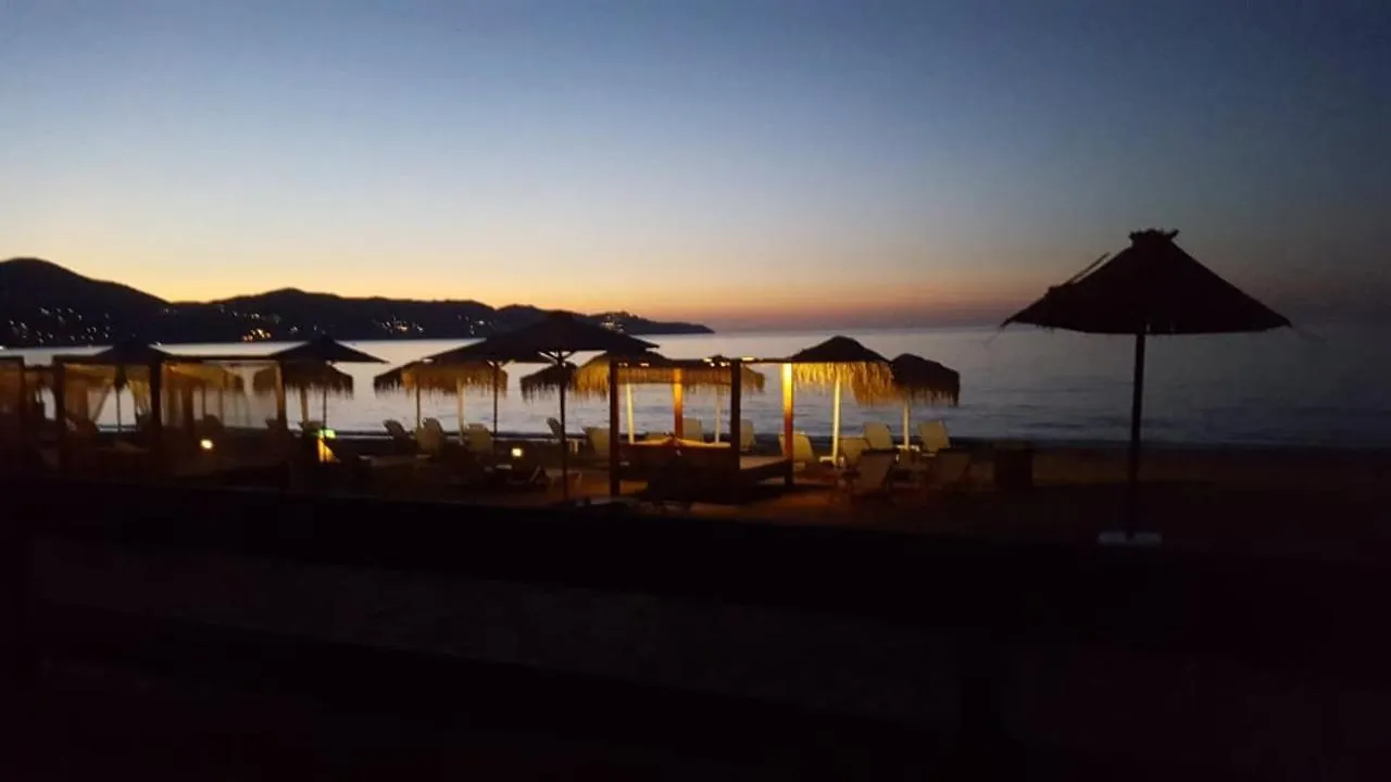 Minoica Beach Apartments Amoudara