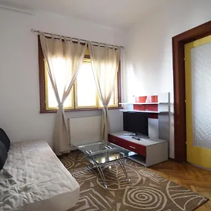 Resedinta Lui Calin - Park Izvor - Old Apartament Bucureşti